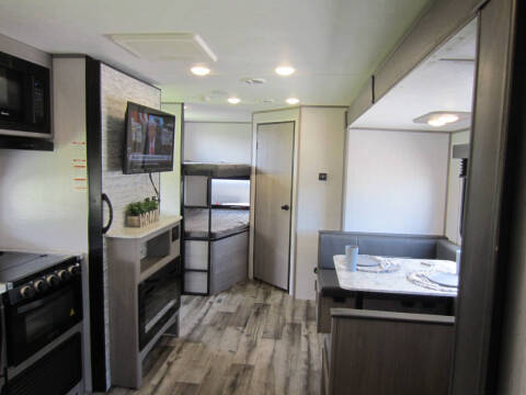 2022 Coleman Lantern Series 242BH