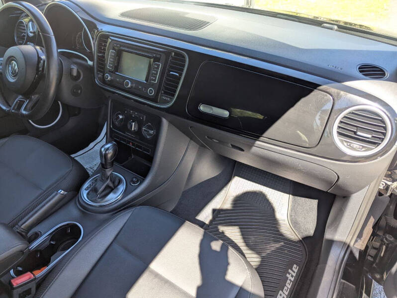 2013 Volkswagen Beetle Convertible 2.5L PZEV