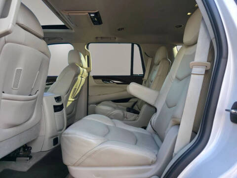 2017 Cadillac Escalade Luxury