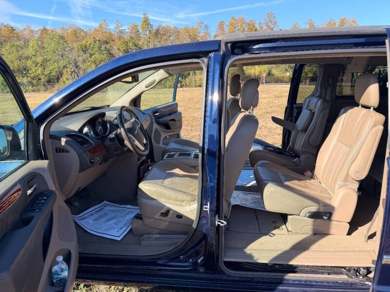 2015 Chrysler Town and Country Touring-L