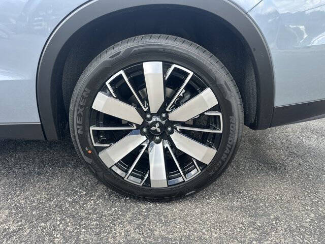 2026 Mitsubishi Outlander SE