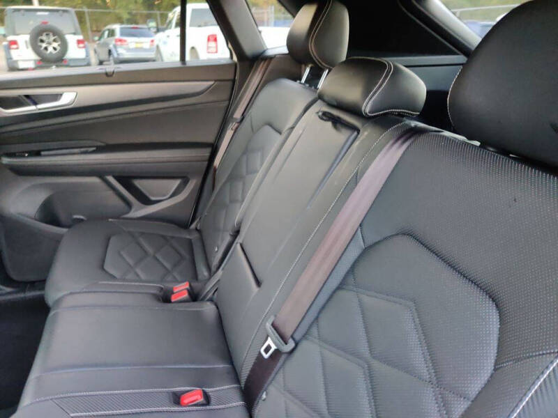 2025 Volkswagen Atlas Cross Sport SE 4Motion