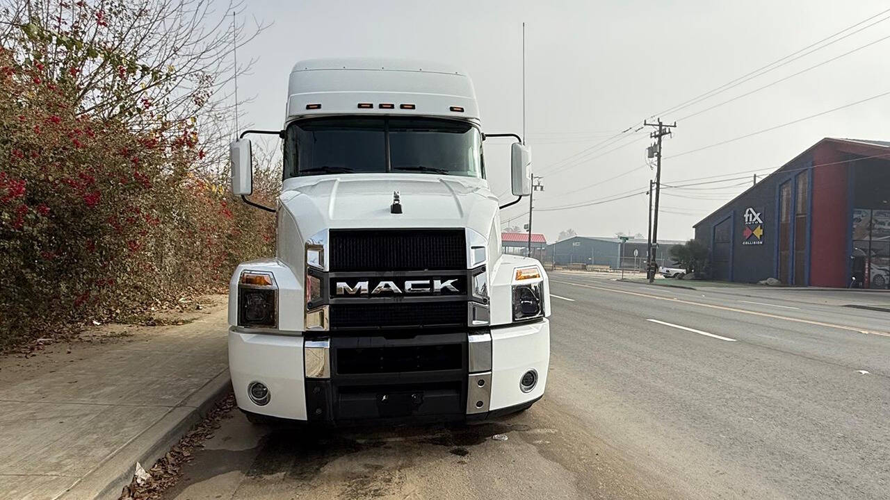 2023 MACK ANTHEM SLEEPER for sale at KING TRUCK TRAILER SALES in Bakersfield, CA