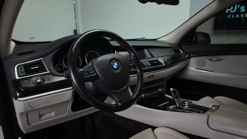 2012 BMW 5 Series 550i Gran Turismo