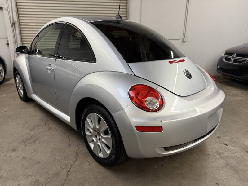 2008 Volkswagen New Beetle S
