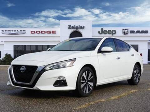 2020 Nissan Altima for sale at Zeigler Ford of Plainwell - Jeff Bishop in Plainwell MI