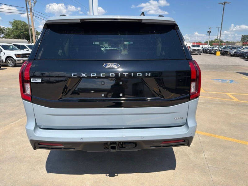 2027 Ford Expedition MAX Active