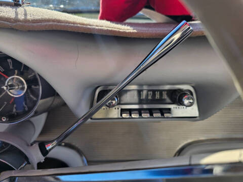 1961 Ford Thunderbird