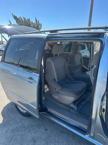 2005 Toyota Sienna LE 7 Passenger