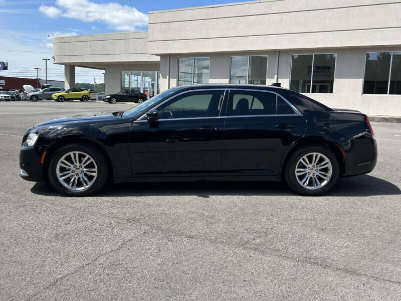 2017 Chrysler 300 Limited