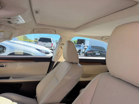 2018 Lexus ES 300h