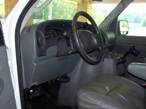 2005 Ford E-Series E-350 SD