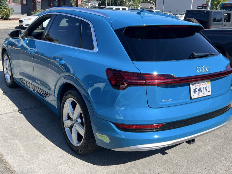2019 Audi e-tron quattro Premium Plus