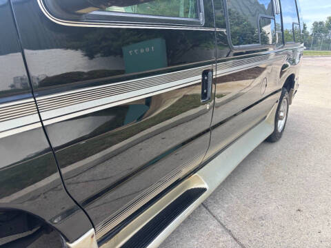 2003 Ford E-Series E-250 SD