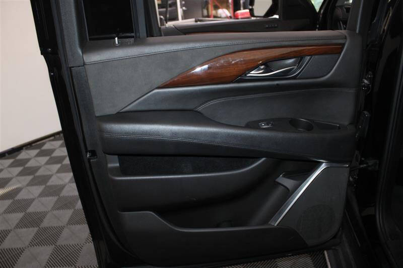 2018 Cadillac Escalade ESV Luxury