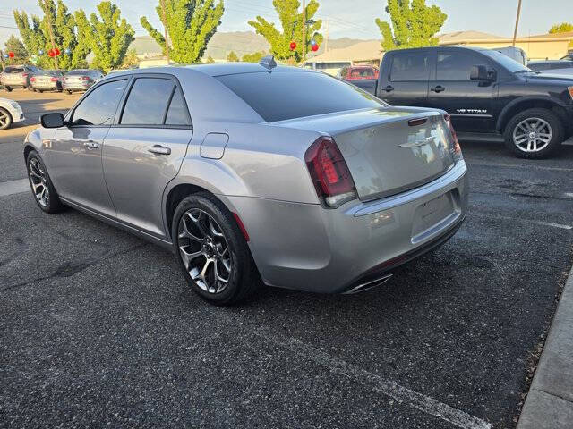 2018 Chrysler 300 S