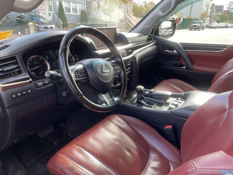 2018 Lexus LX 570 Three-Row