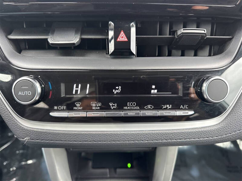 2025 Toyota Corolla Cross LE