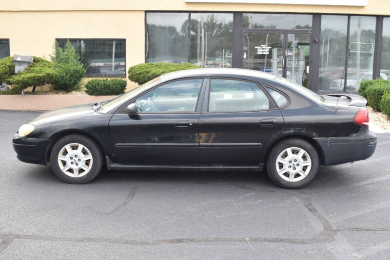 2006 Ford Taurus SE
