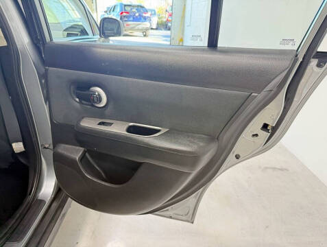 2009 Nissan Versa 1.8 S