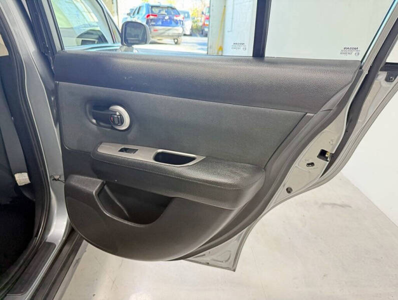 2009 Nissan Versa 1.8 S