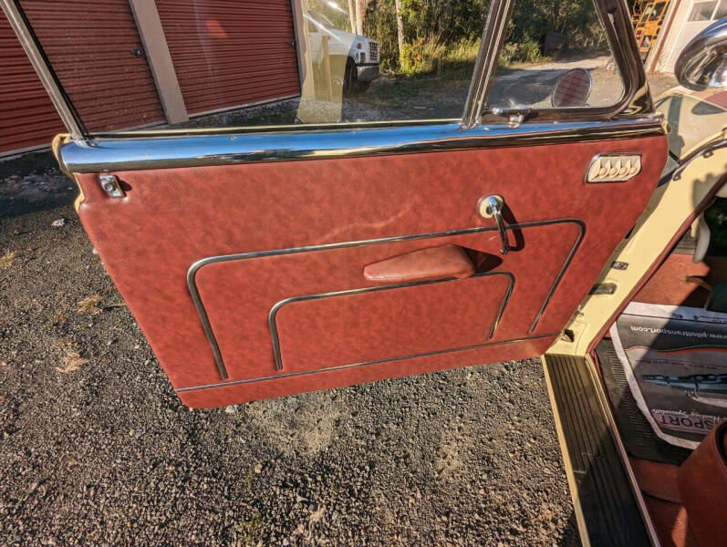 1948 Packard Super Eight Victoria