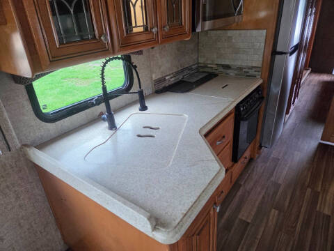 2017 Thor Motor Coach MIRAMAR 35.2