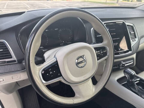 2020 Volvo XC90 T6 Momentum 7-Passenger