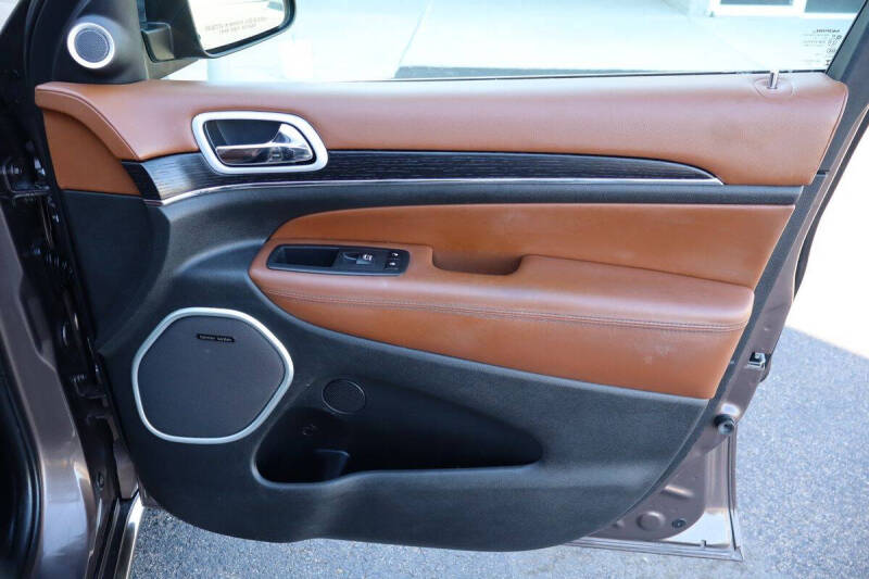 2020 Jeep Grand Cherokee Summit