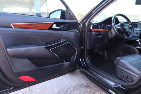 2017 Kia Cadenza Technology