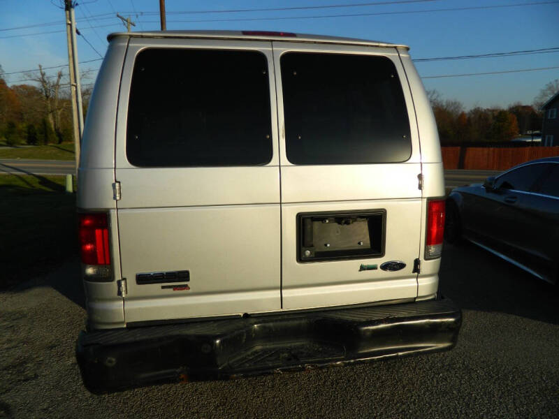 2011 Ford E-Series E-350 SD XL