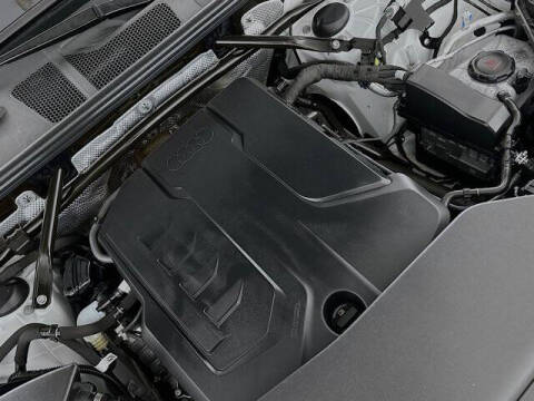 2025 Audi Q5 quattro Premium TFSI