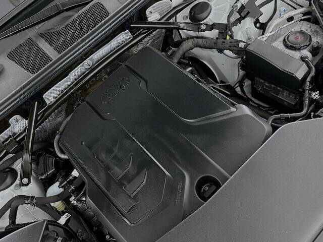 2025 Audi Q5 quattro Premium TFSI