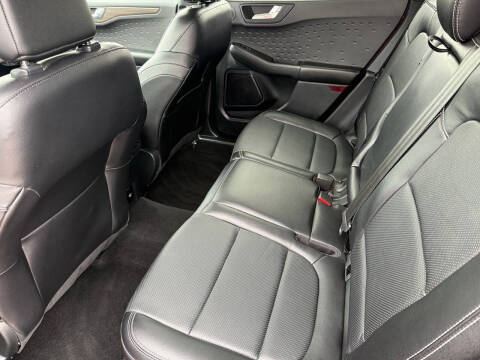 2020 Ford Escape Titanium