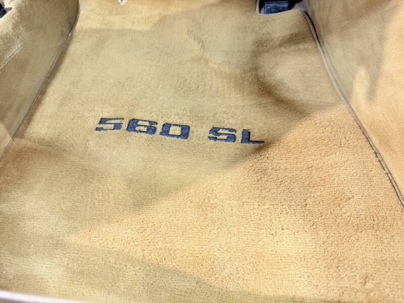 1988 Mercedes-Benz 560-Class 560 SL