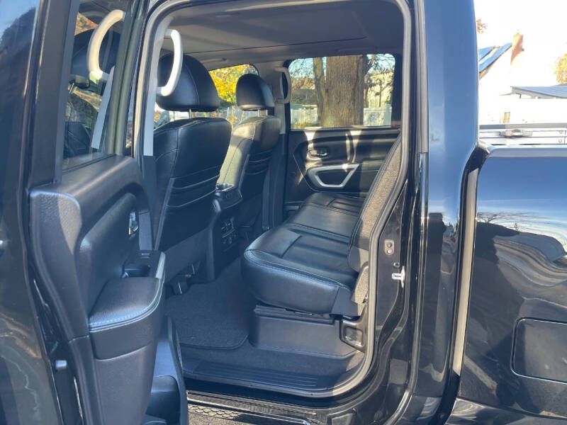 2021 Nissan Titan SL