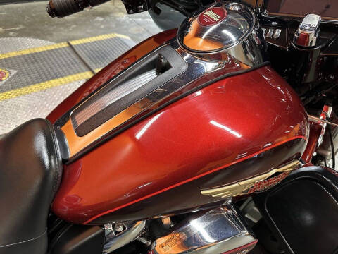 2023 Harley-Davidson FLHTCUTGAN - Tri Glide U