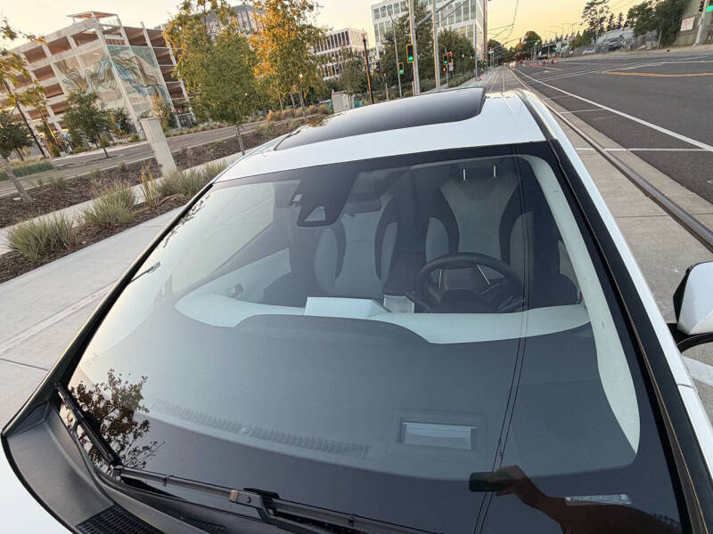 2016 Toyota Prius Three