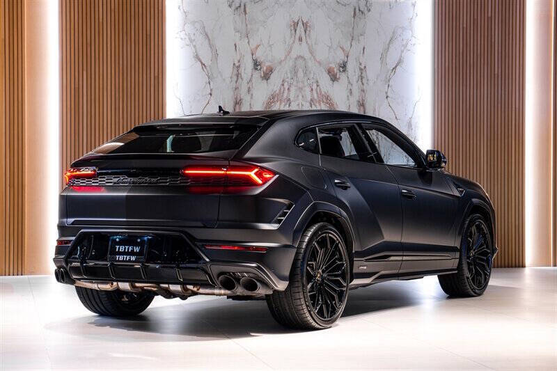 2026 Lamborghini Urus SE