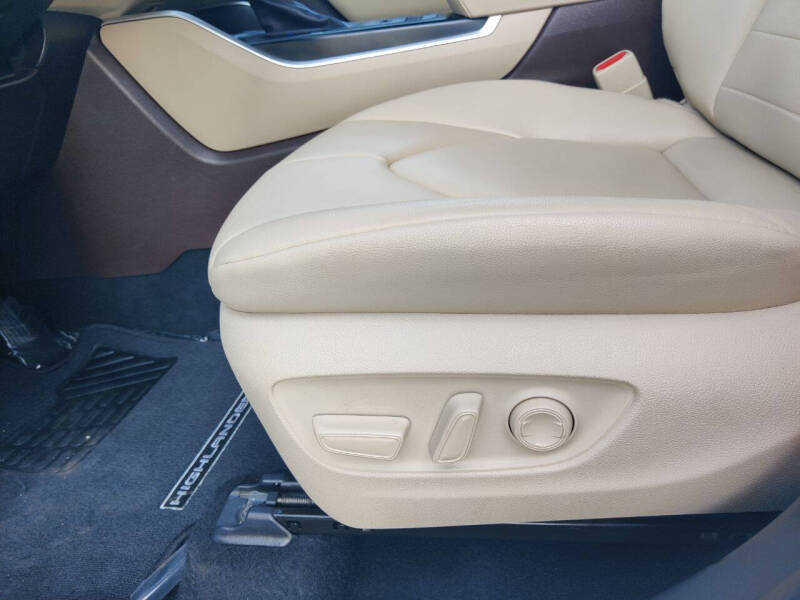 2022 Toyota Highlander XLE