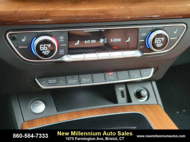 2025 Audi Q5 quattro Premium 40 TFSI