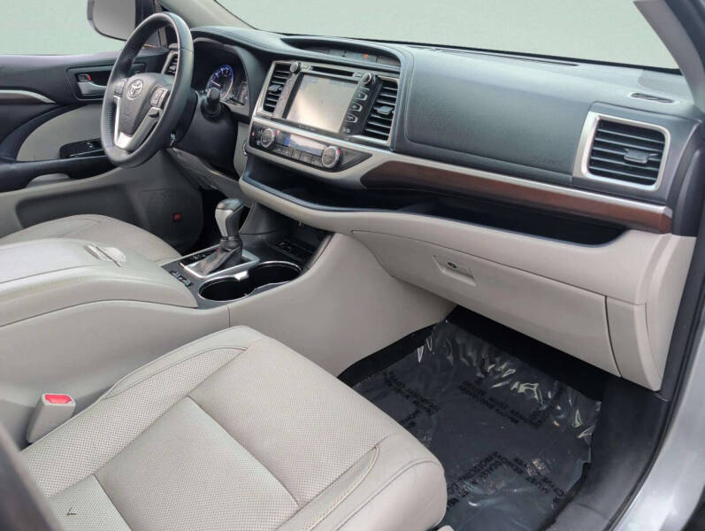 2016 Toyota Highlander