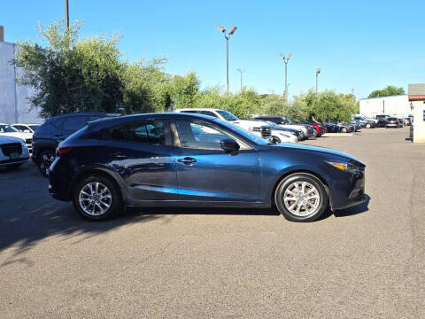 2017 Mazda MAZDA3 Sport