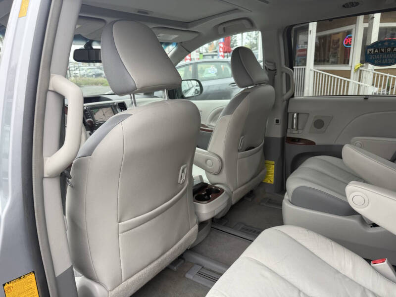 2014 Toyota Sienna Limited 7-Passenger