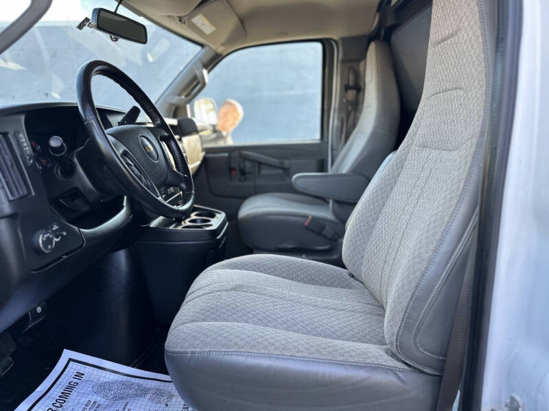 2023 Chevrolet Express 2500