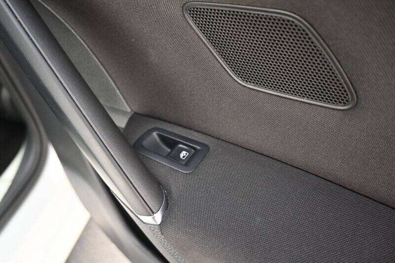 2016 Volkswagen e-Golf SE