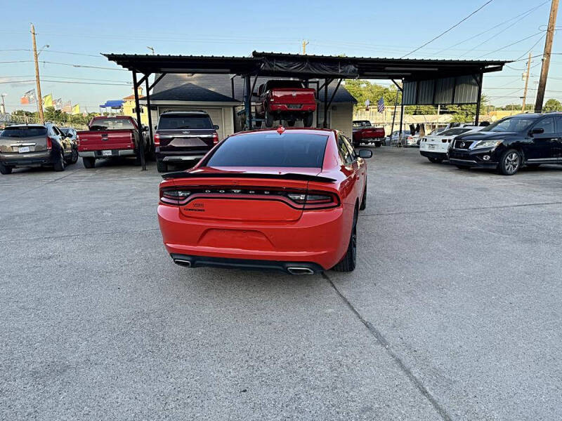 2016 Dodge Charger SXT