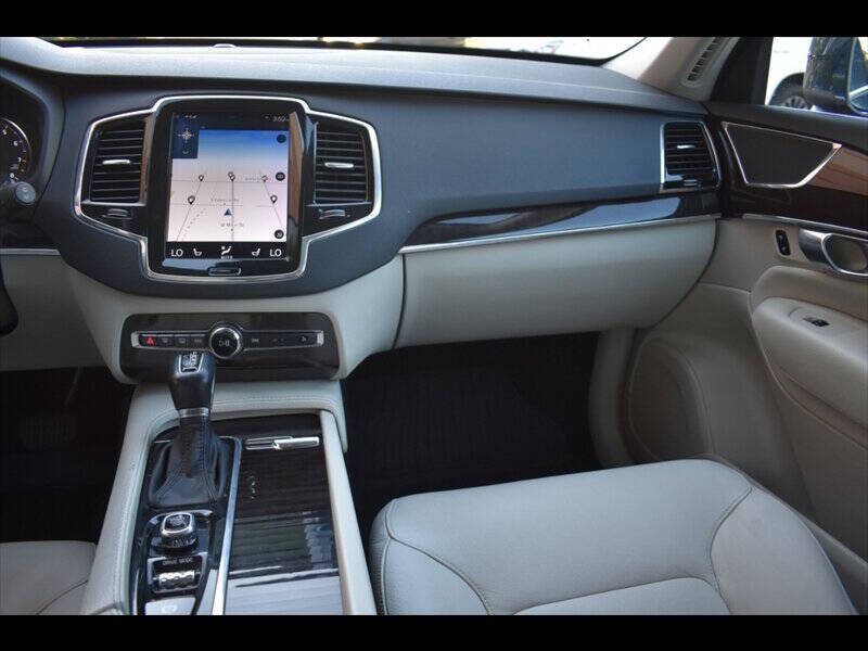 2018 Volvo XC90 T6 Momentum