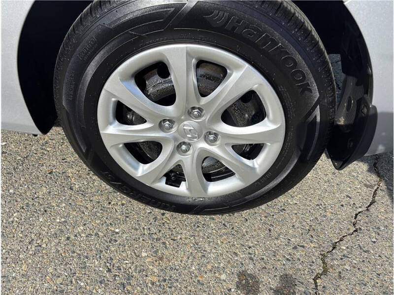 2013 Hyundai Accent GS