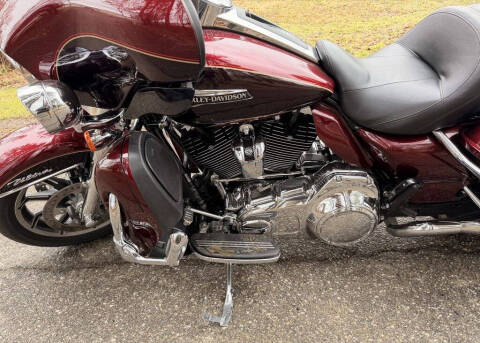 2015 Harley-Davidson® FLHTCUL - Electra Glide®